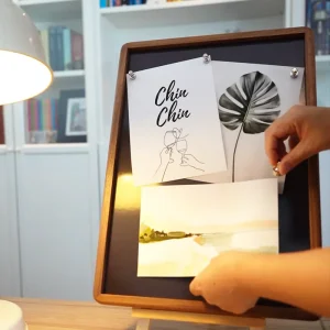 Changing prints on a VeeArt magnetic photo frame with quick-swap magnets