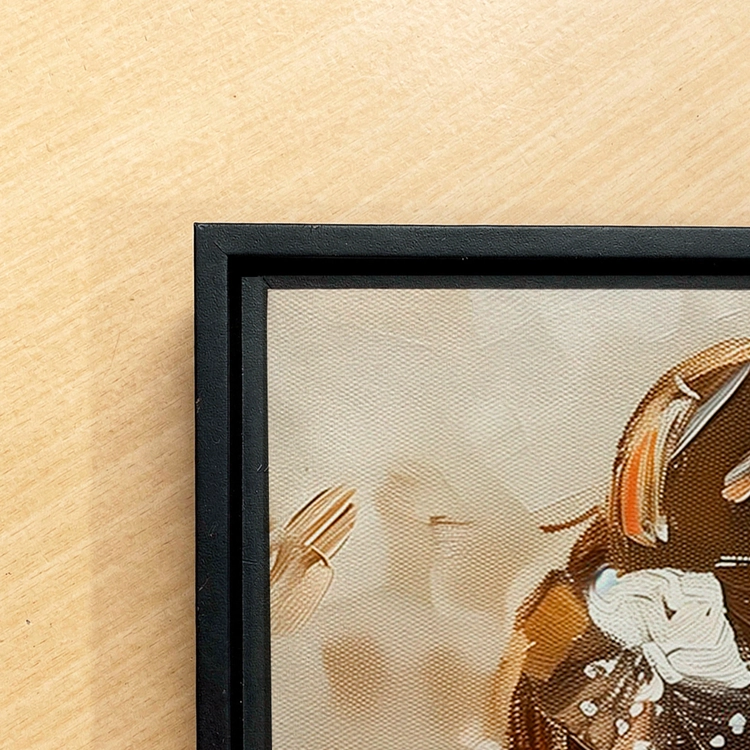 Close-up of a black magnetic photo frame with a premium floating finish.
